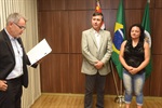 Pedro Kawai parabeniza agente de saúde em projeto socioambiental