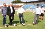 Estádio Barão da Serra Negra recebeu, nesta terça-feira, autoridades para comemorar a marca de 10 mil crianças atendidas no projeto Clinica Hyundai de Futebol Infantil