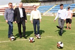 Estádio Barão da Serra Negra recebeu, nesta terça-feira, autoridades para comemorar a marca de 10 mil crianças atendidas no projeto Clinica Hyundai de Futebol Infantil