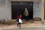 Funcionários foram de casa em casa para conferir a situação dos imóveis do bairro