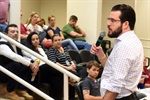 O presidente da Câmara, Matheus Erler, anunciou as propostas de convênios aos servidores