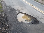 Motoristas e moradores reclamavam dos buracos 