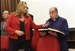 Hilda Gobbo recebeu o título de "Piracicabanus Praeclarus" em solenidade nesta terça-feira