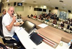 Questionamentos à proposta do Executivo foram apresentados pelos docentes aos vereadores, em reunião no plenário da Câmara