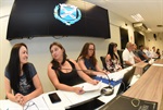Questionamentos à proposta do Executivo foram apresentados pelos docentes aos vereadores, em reunião no plenário da Câmara