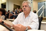 Questionamentos à proposta do Executivo foram apresentados pelos docentes aos vereadores, em reunião no plenário da Câmara