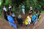Primeira parte da visita dos alunos aconteceu no campo.