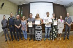 A homenagem foi concedida aos soldados Douglas Walter Radeschi de Toledo e Felipe de Oliveira Miranda.