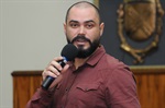 Fábio Bragança, diretor do Departamento de Documentação e Arquivo da Câmara, ministra palestra sobre o histórico de formação das Câmaras