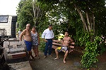 Dirceu fiscaliza campo de areia na rua Angelo Stenico