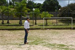 Dirceu verifica necessidade de manutenção em espaço de lazer do Jardim Boa Esperança