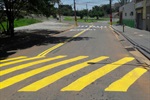 Foto mostra como ficou a região da rotatória situada no encontro da avenida Marechal Costa e Silva com a rua Alberto Coral, objeto da indicação 3.546/2017