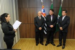 Entrega da homenagem aconteceu na sala da presidência nesta segunda-feira (5)