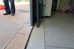 Kawai constata problemas nas portas e encaminha demanda à Educação