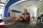 Pedro Kawai acompanha atividades do programa Educando pelo Esporte
