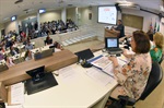 Reunião pública contou com a participação de 16 vereadores e da secretária municipal de Educação, Angela Correa