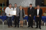 Clube do Sindicato dos Metalúrgicos recebeu a solenidade promovida pela Câmara, na noite desta sexta-feira