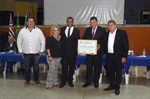 Clube do Sindicato dos Metalúrgicos recebeu a solenidade promovida pela Câmara, na noite desta sexta-feira