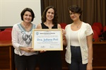 Palestrantes receberam quadro alusivo em homenagem a participação