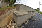 Alameda, construída na rua Amália Bottene de Castro, é motivo de reclamações de moradores.
