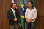 Homenageado esteve na Câmara acompanhado dos filhos