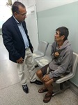 Paraná percorre as dependências do pronto socorro e conversa com pacientes