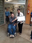 Entrega da homenagem foi acompanhada pelo prefeito Barjas Negri