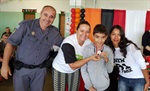 Coronel Adriana participou da entrega do certificado de conclusão do Proerd aos 135 alunos do 5° ano da Escola Estadual Prof° Mirandolina de Almeida Canto do Proerd de 135 alunos. 