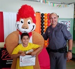 Coronel Adriana participou da entrega do certificado de conclusão do Proerd aos 135 alunos do 5° ano da Escola Estadual Prof° Mirandolina de Almeida Canto do Proerd de 135 alunos. 