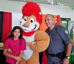Coronel Adriana participou da entrega do certificado de conclusão do Proerd aos 135 alunos do 5° ano da Escola Estadual Prof° Mirandolina de Almeida Canto do Proerd de 135 alunos. 