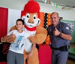 Coronel Adriana participou da entrega do certificado de conclusão do Proerd aos 135 alunos do 5° ano da Escola Estadual Prof° Mirandolina de Almeida Canto do Proerd de 135 alunos. 
