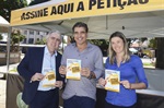 Parlamentar participou de ação que colheu abaixo-assinado para a instituição do Exame Obrigatório