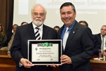 Antonio Roque Dechen, professor titular do Departamento de Ciência do Solo da Esalq, homenageado pelo vereador Pedro Kawai (PSDB)
