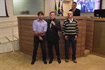 Trevisan entregou a moção de aplausos ao primeiro e ao atual presidentes do clube