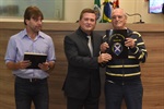Trevisan entregou a moção de aplausos ao primeiro e ao atual presidentes do clube