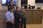 Trevisan entregou a moção de aplausos ao primeiro e ao atual presidentes do clube