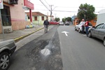 Vazamento na rua Dona Regina nas proximidades ao número 86