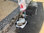Buraco próximo à calçada atrapalhava condutores e transeuntes