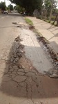 Parlamentar conhece problemas da rua Sapucaia