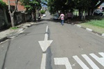 Moradores disseram que frequentadores do local estão estacionando nos dois lados da rua e dificultando o trânsito