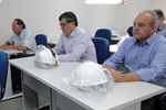 José Longatto, Pedro Kawai e Gilmar Rotta acompanharam as explicações dos representantes da CPFL Renováveis (Foto: Felipe Ferreira/Prefeitura de Piracicaba)