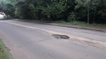Local que necessita de reparação asfáltica
