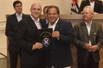 Entrega da homenagem ocorreu na 10ª reunião ordinária