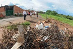 O vereador realizou visita ao bairro a pedido da moradora Patrícia Moreno