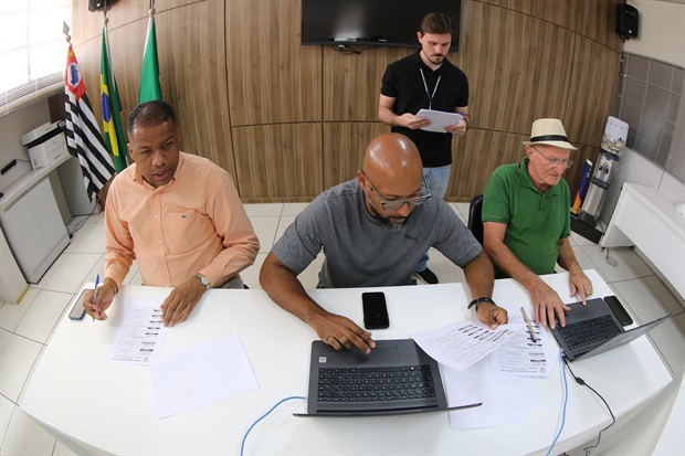 Cia de Dança, adicional e IPTU Verde recebem pareceres contrários