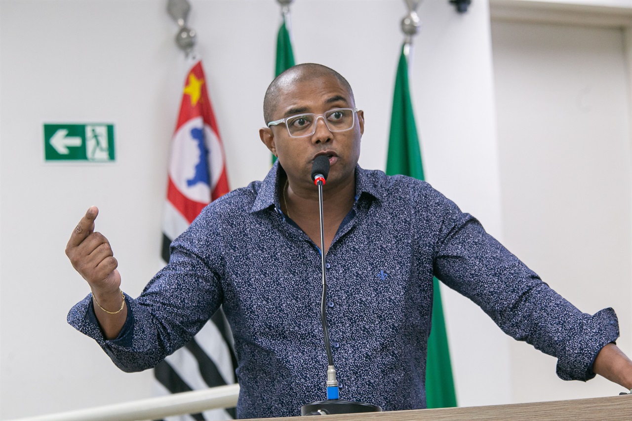 Vereador, em requerimento, questiona problemas na coleta do lixo
