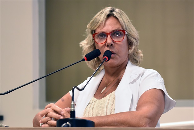 UPA na Vila Cristina está "abarrotada", diz Márcia Pacheco
