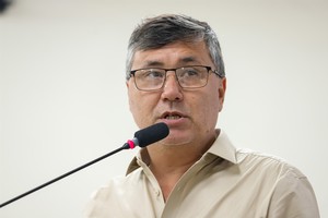 Vereador solicita reparo em asfalto afundado no Jardim Bartira