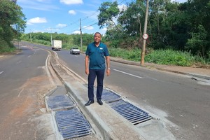 Vereador fiscaliza obras na avenida Rio das Pedras