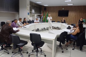 Vereador reúne especialistas para debater empregabilidade